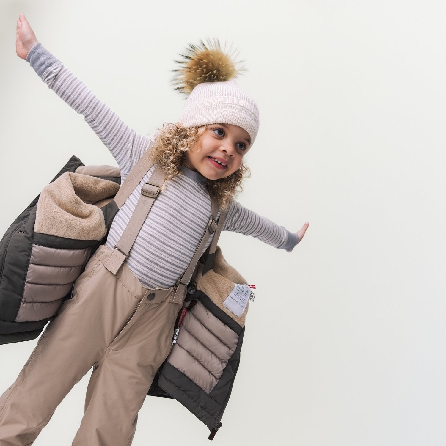 MATWITTE snow pants. GRS
