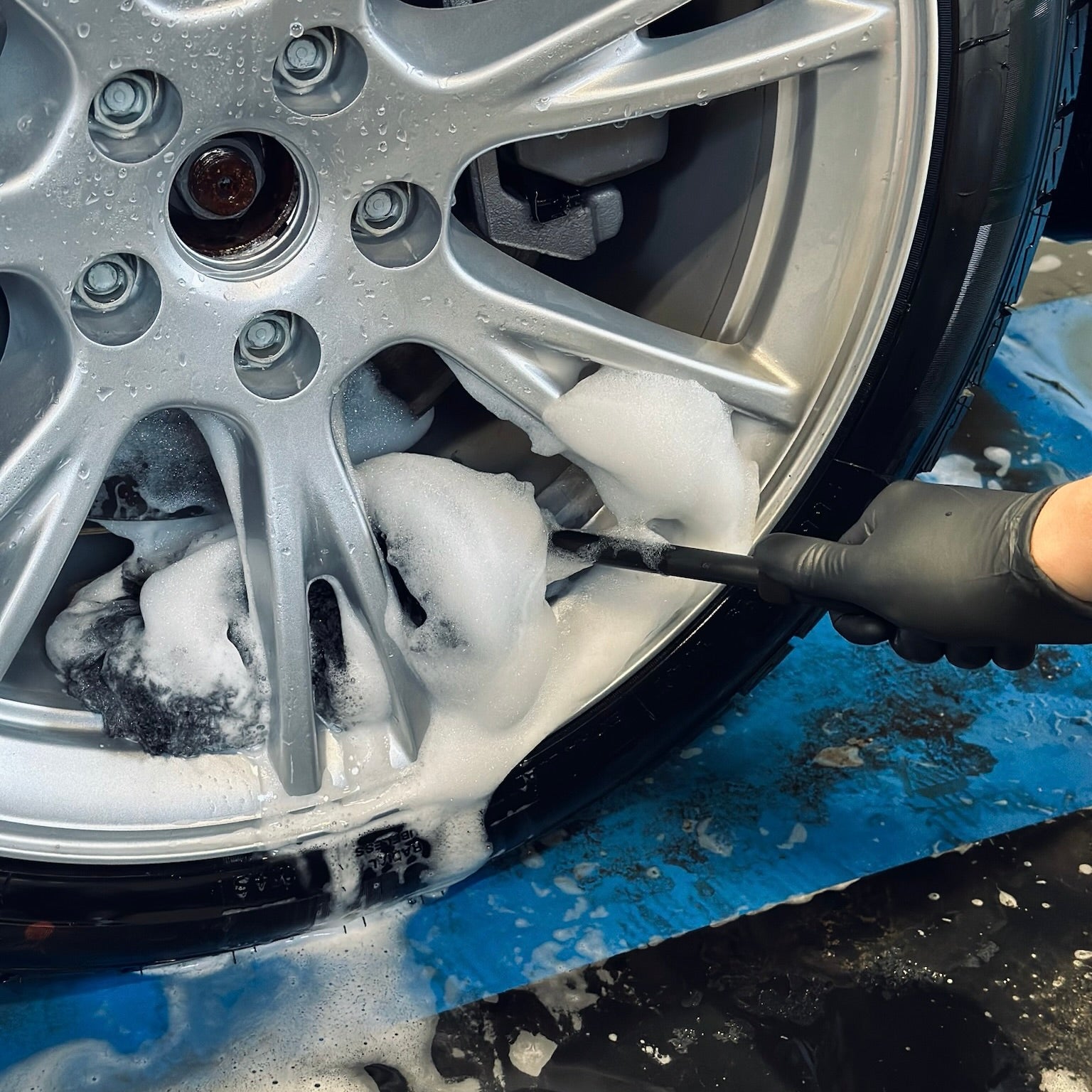 Meguiars Supreme Wheel Brush (Angled)