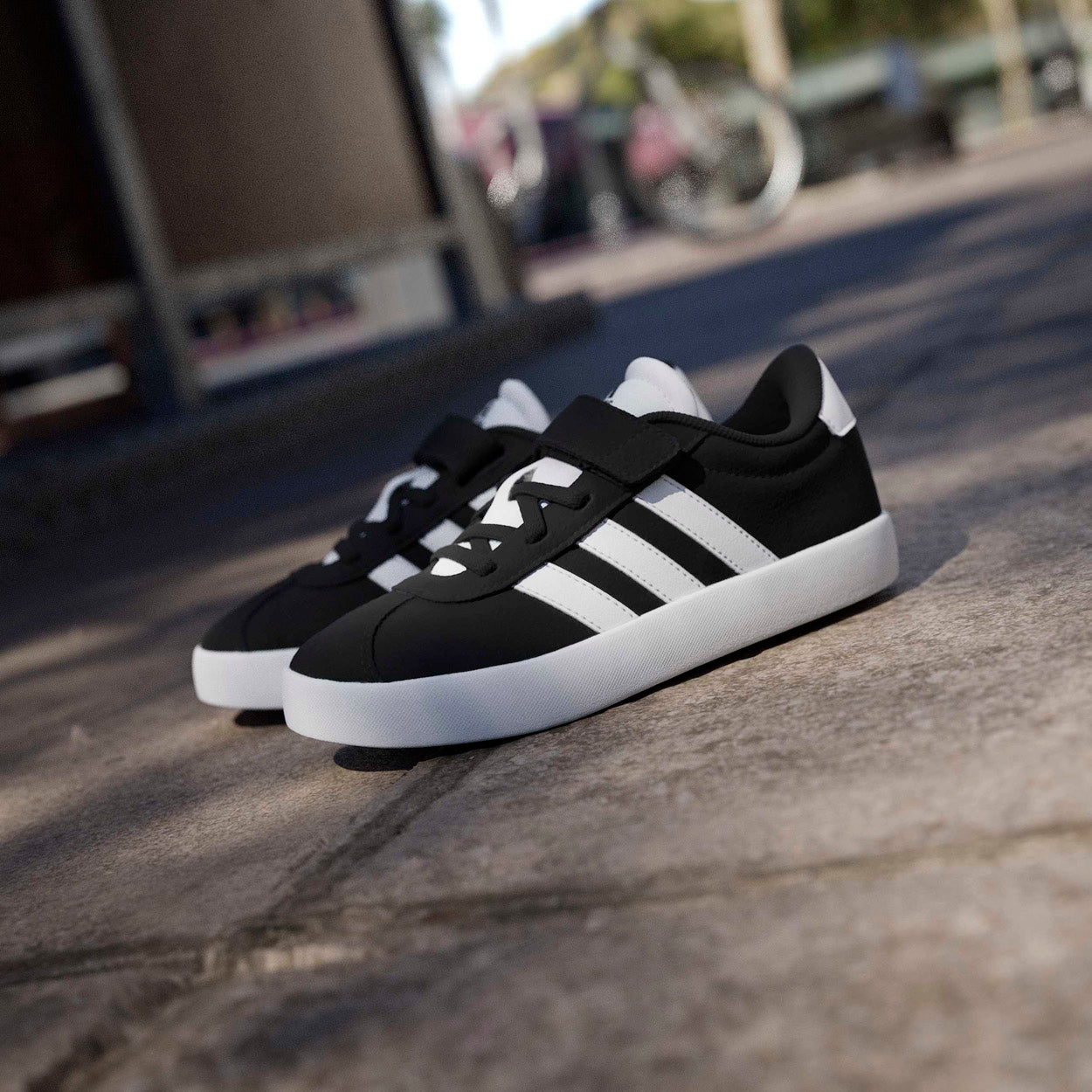 VL Court 3.0 Velcro Sneakers