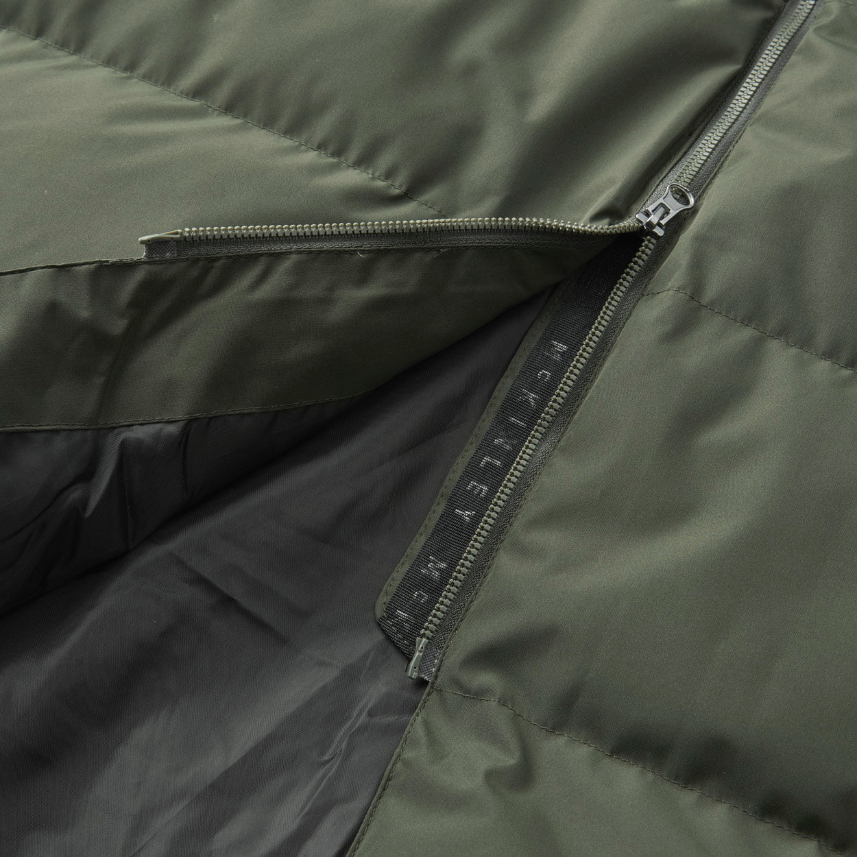 Yangra Puffer Lang Vest