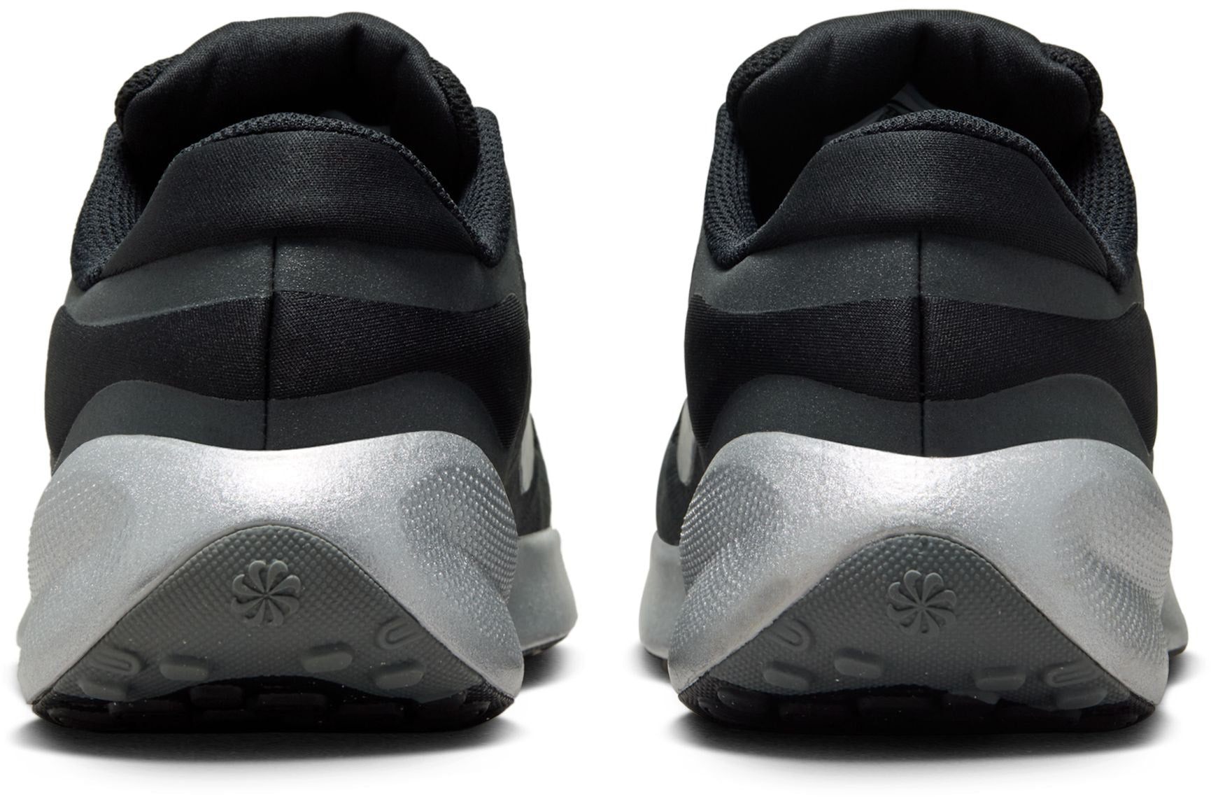 Revolution 7 Sneakers