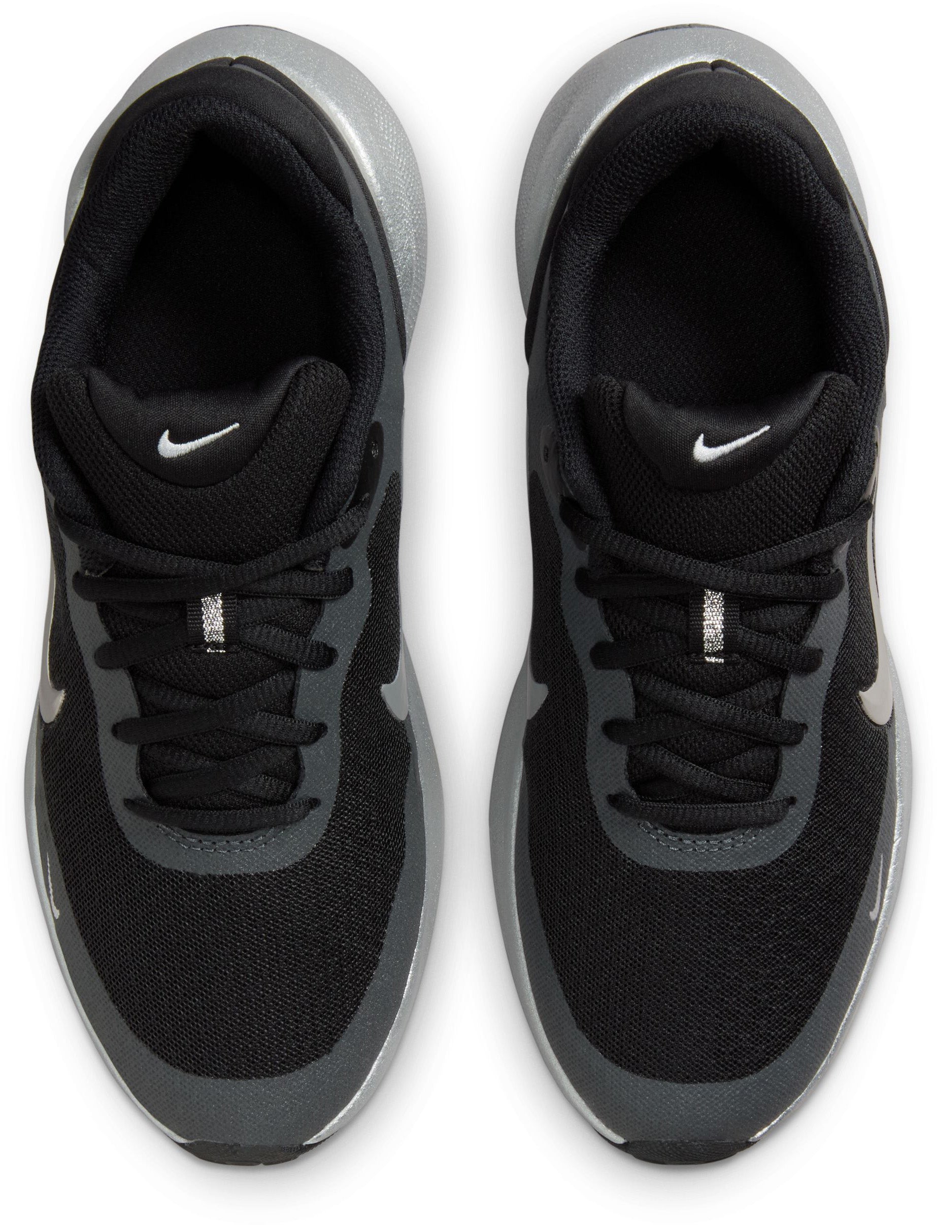 Revolution 7 Sneakers