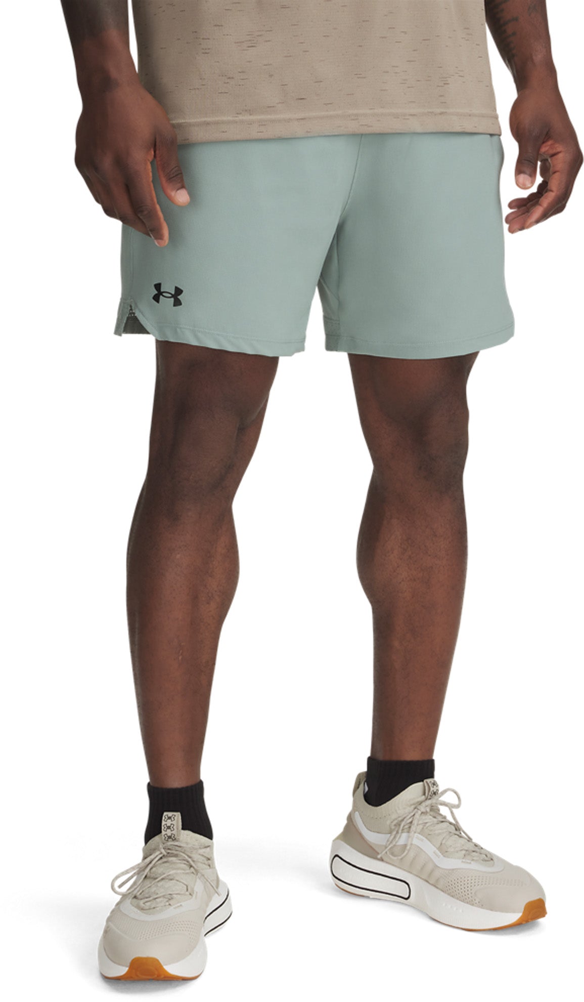 Vanish Woven 6" shorts