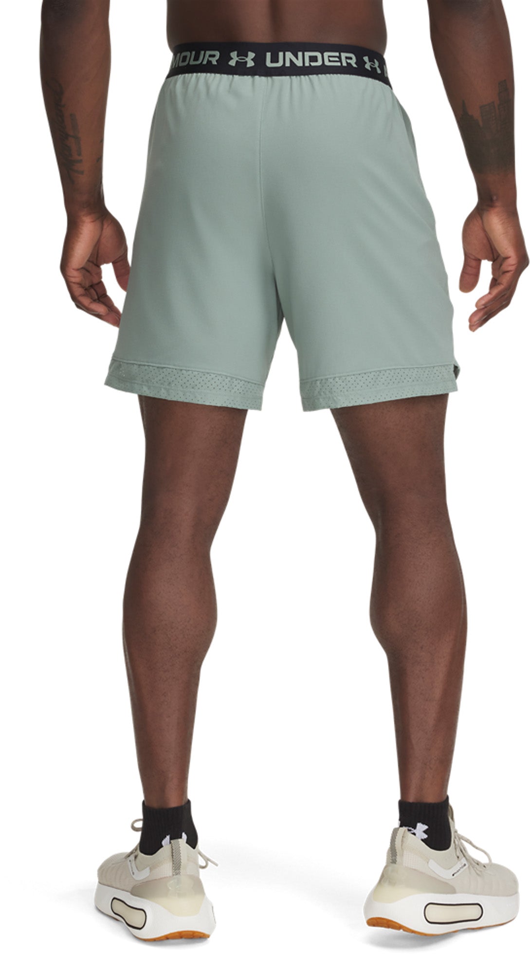 Vanish Woven 6" shorts