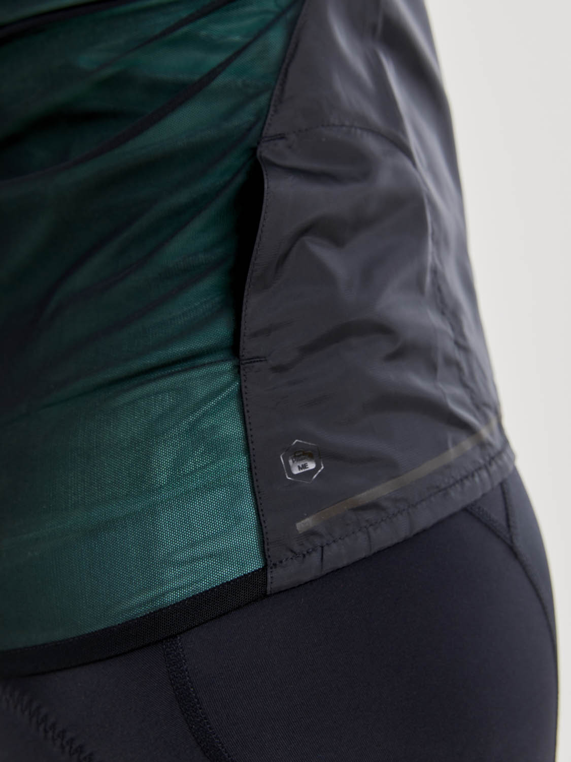 Essence Light Wind Vest