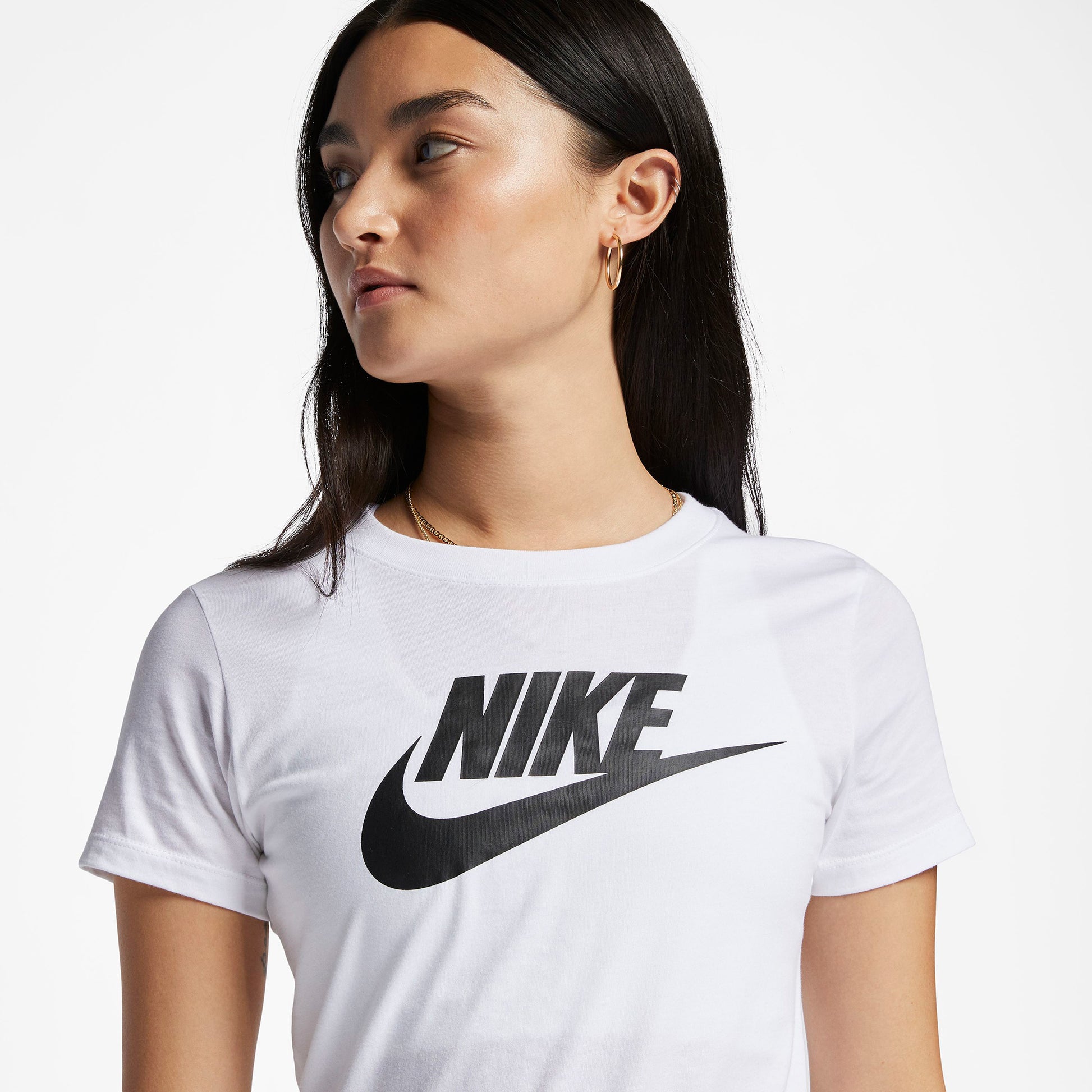 Sportswear Essential T-shirt