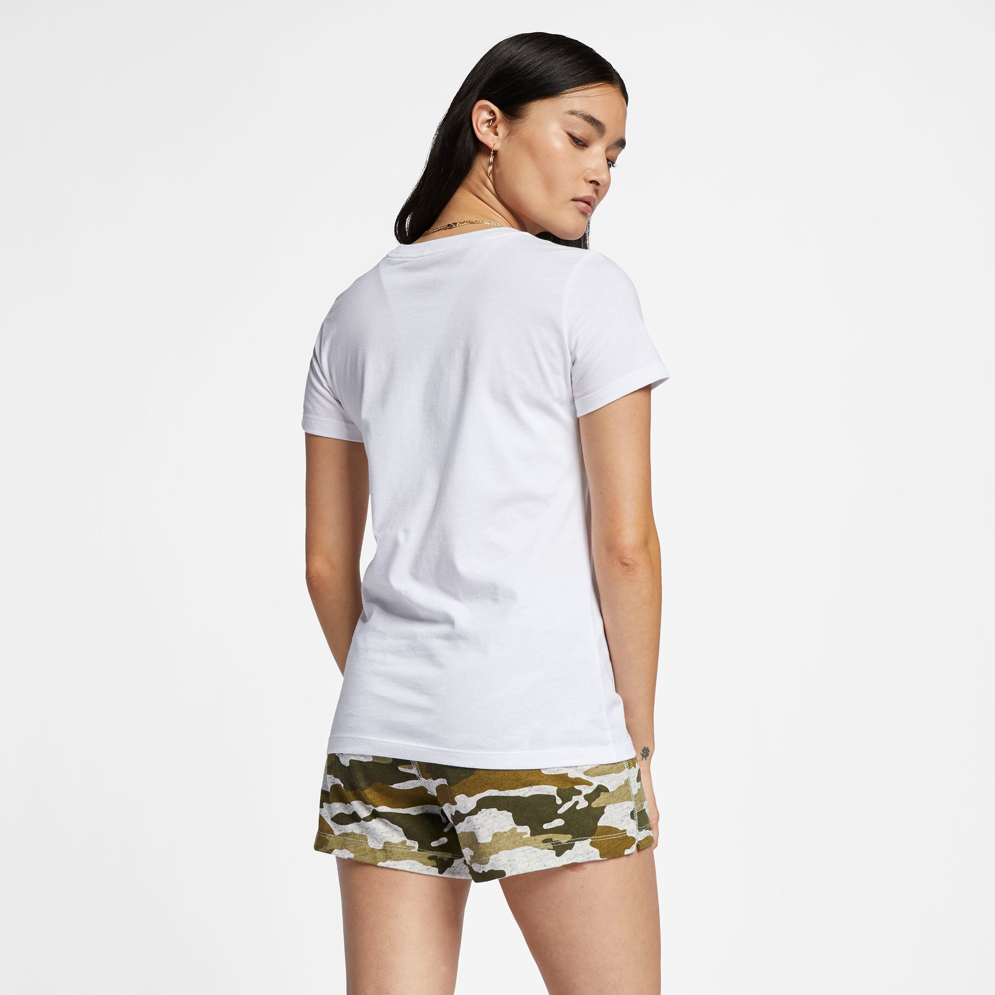 Sportswear Essential T-shirt