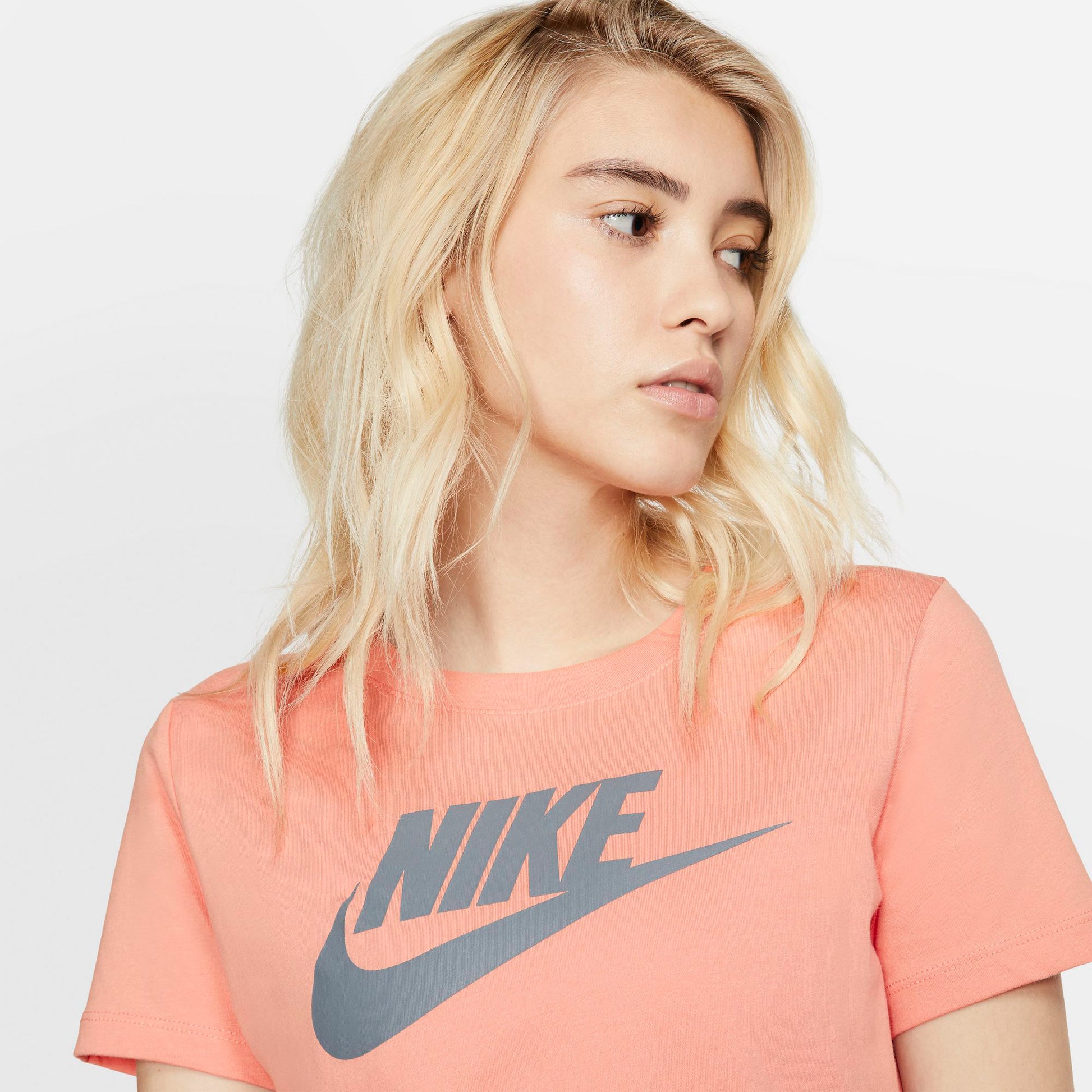 Sportswear Essential T-shirt