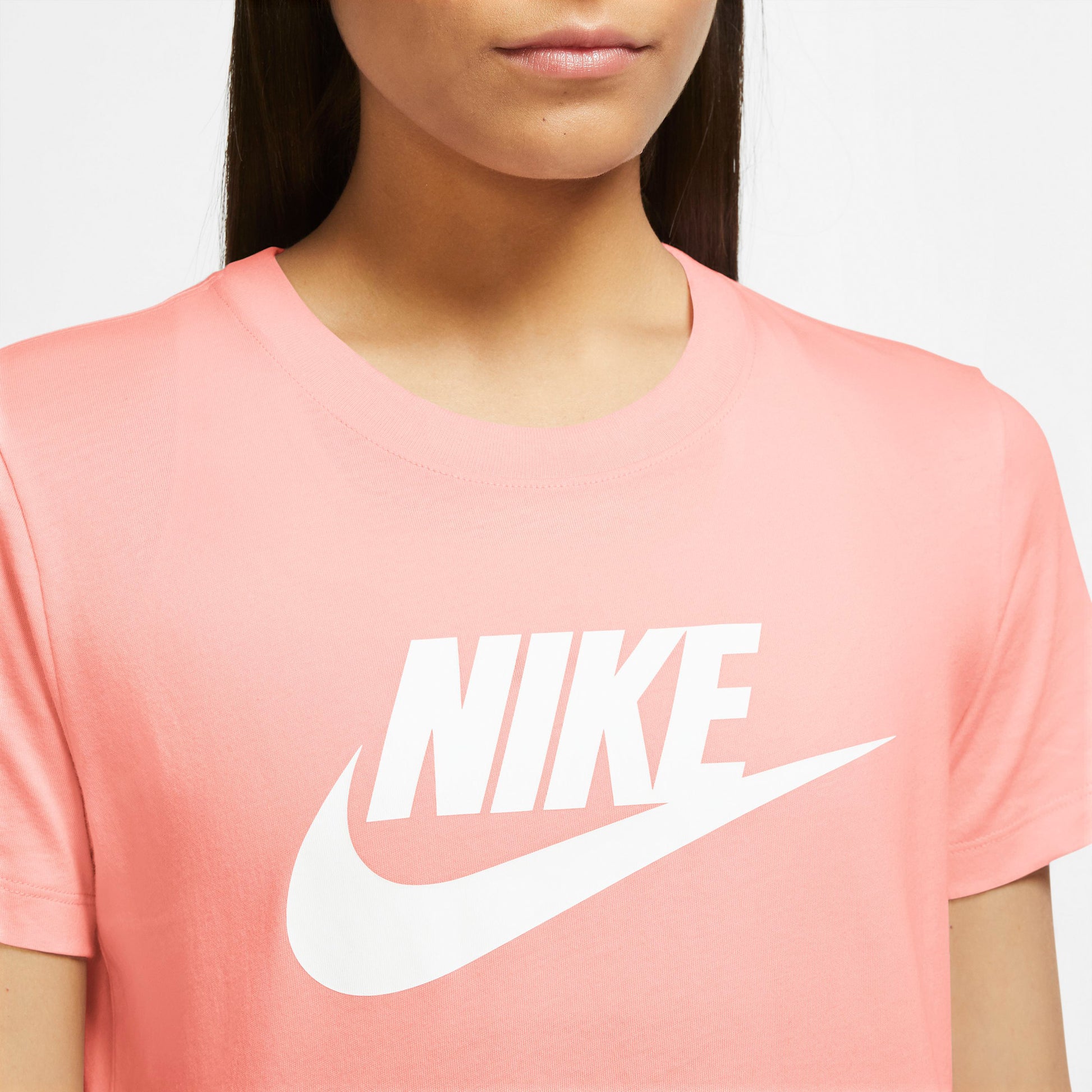 Sportswear Essential T-shirt