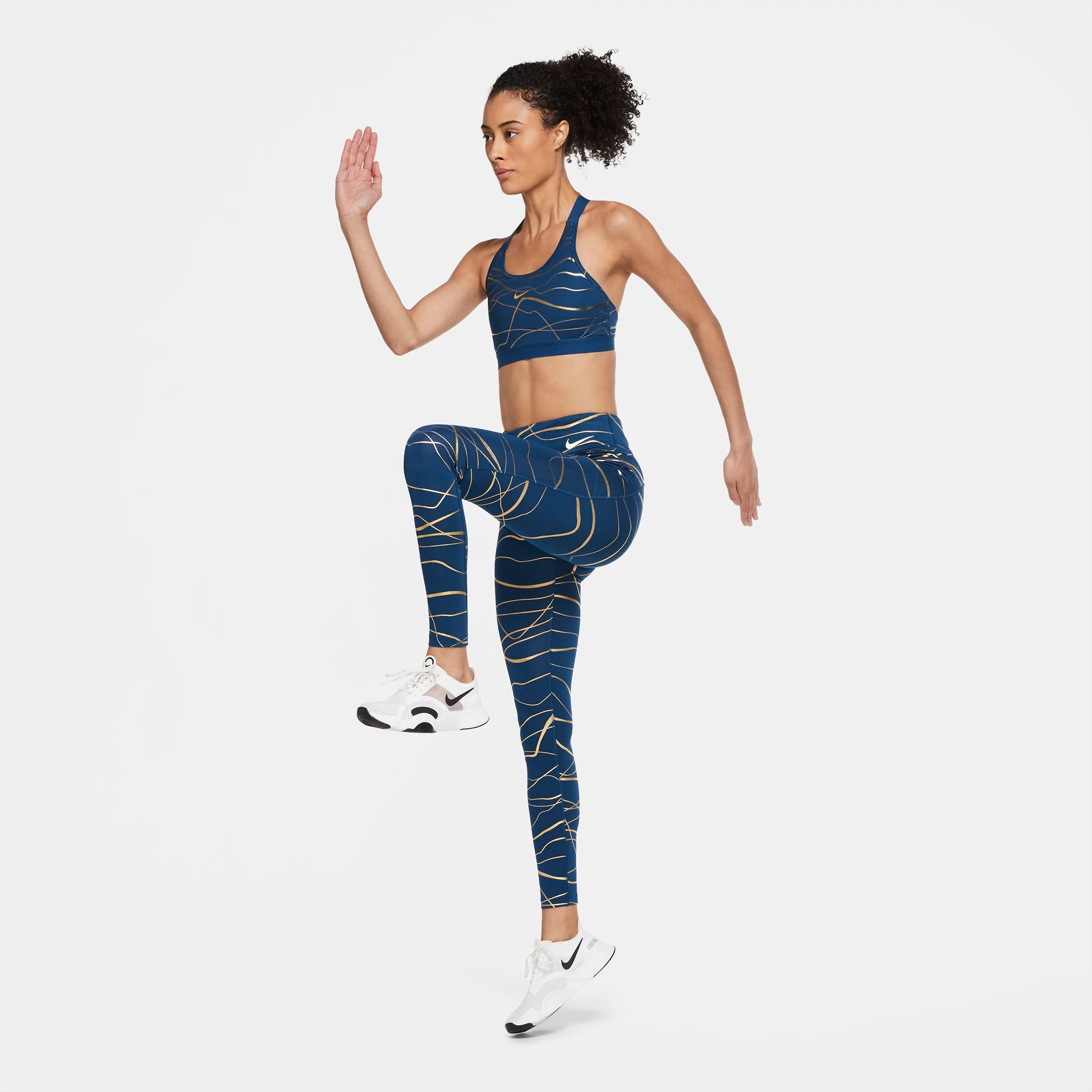 Nike Swoosh Icon Clash