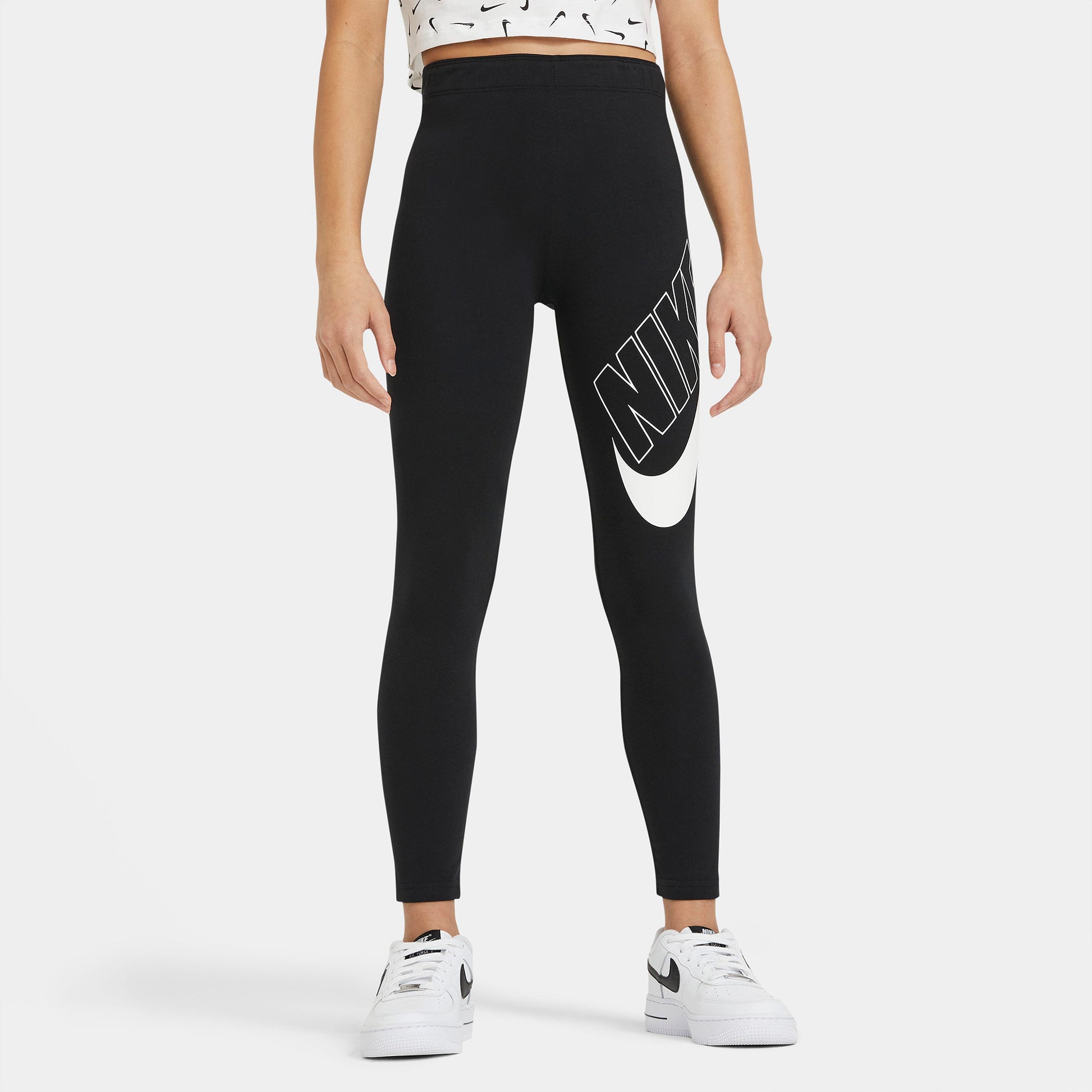 Sportswear favorites leggings