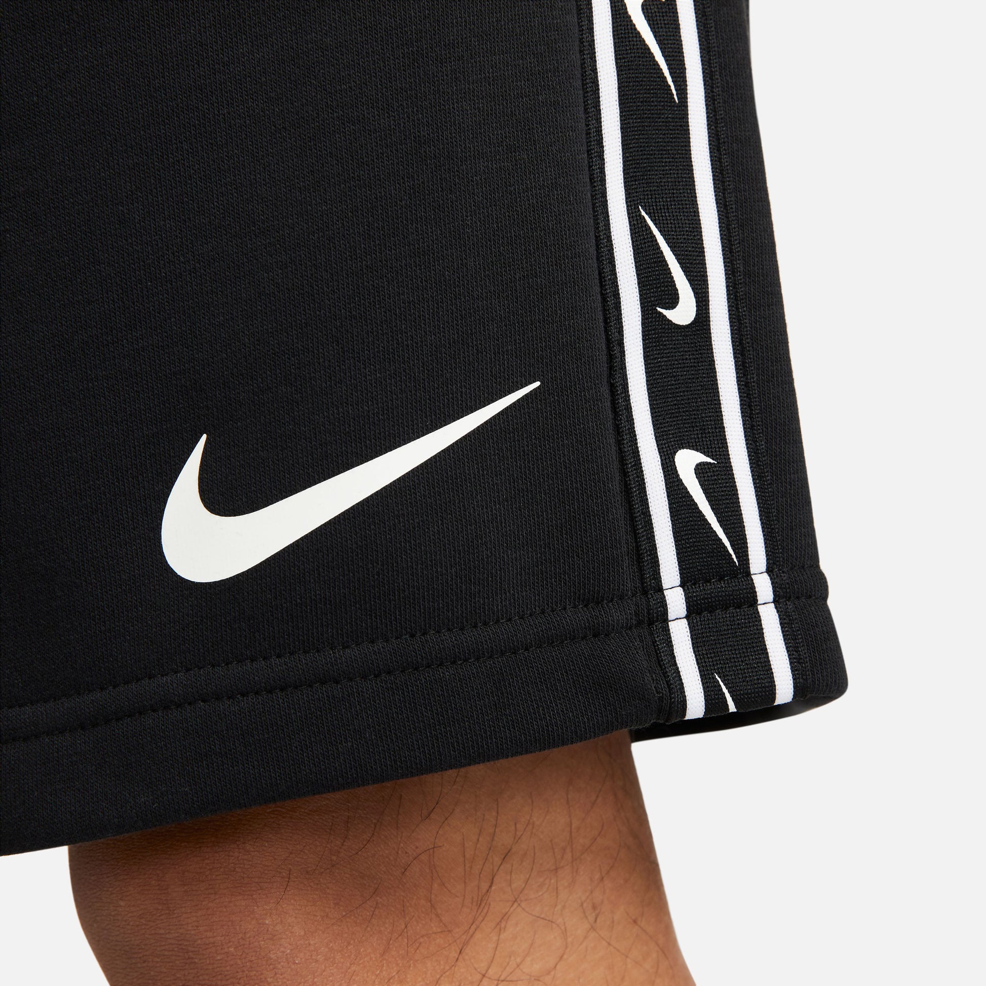 Sportswear Repeat Fleece shorts