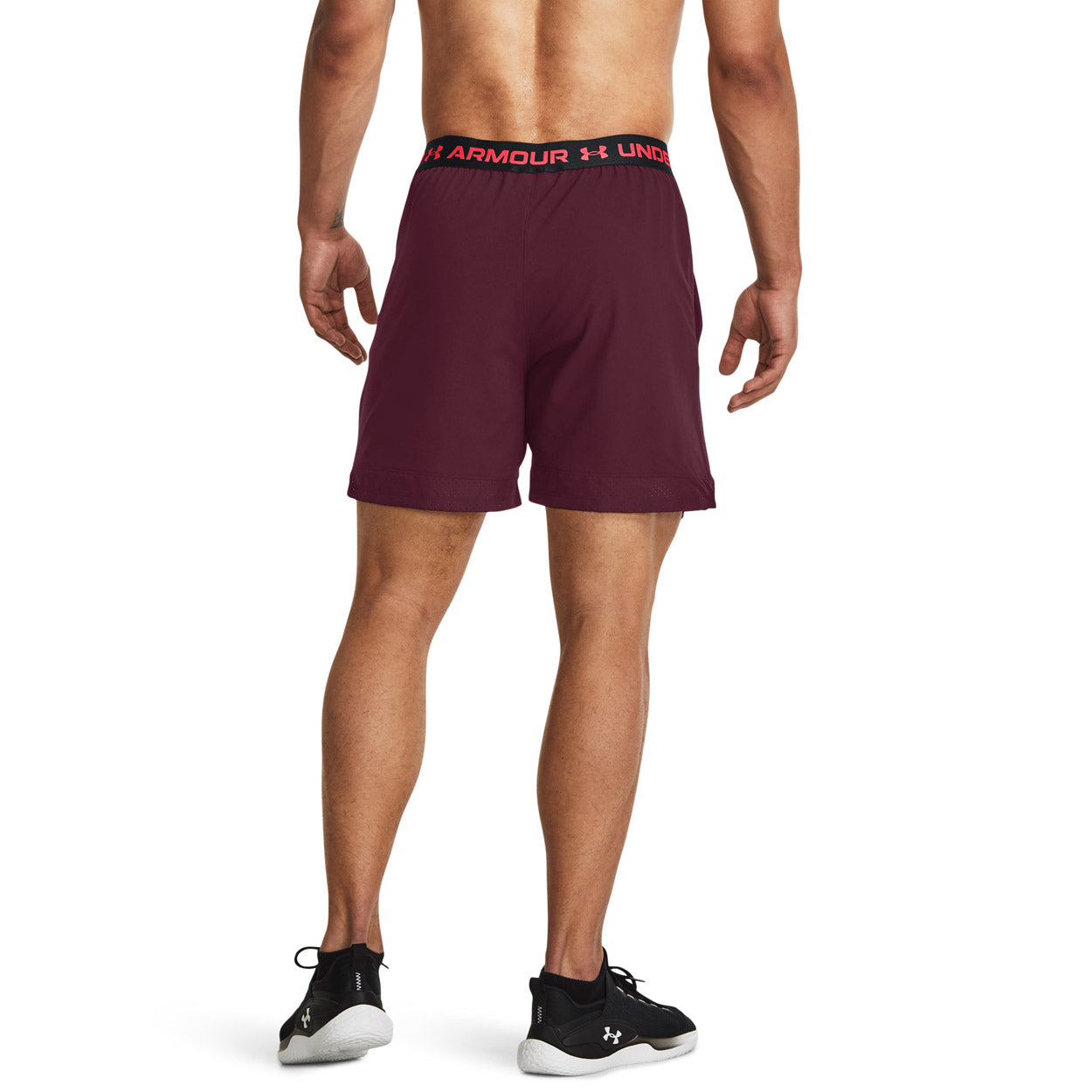 Vanish Woven 6" shorts