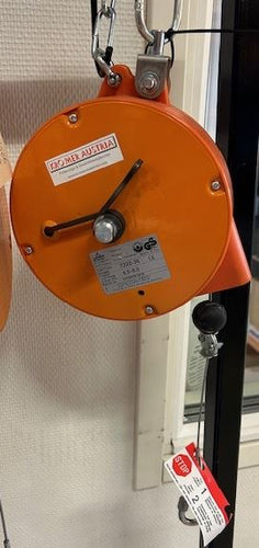 27) Carl Stahl Retractor Balansblock WLL: 6-8 Kg Visningsex. NU: 1100:-