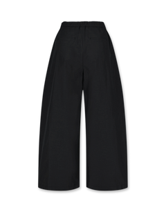 Three Tuck Banding Pants