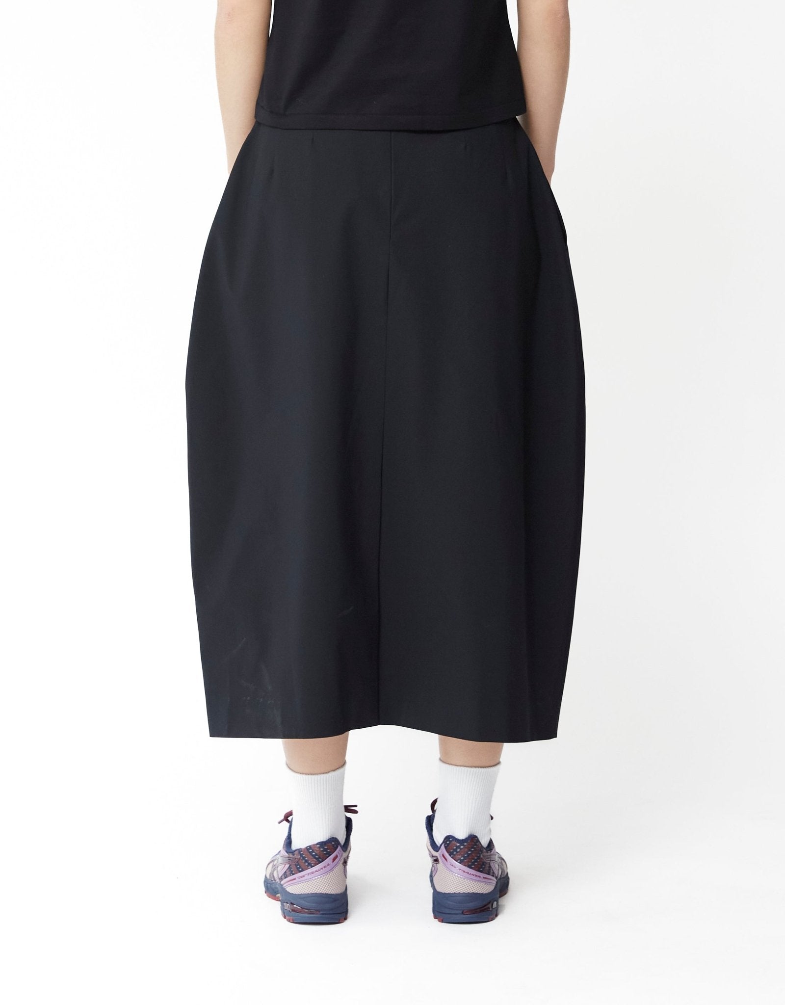 Curved Silhouette Skirt