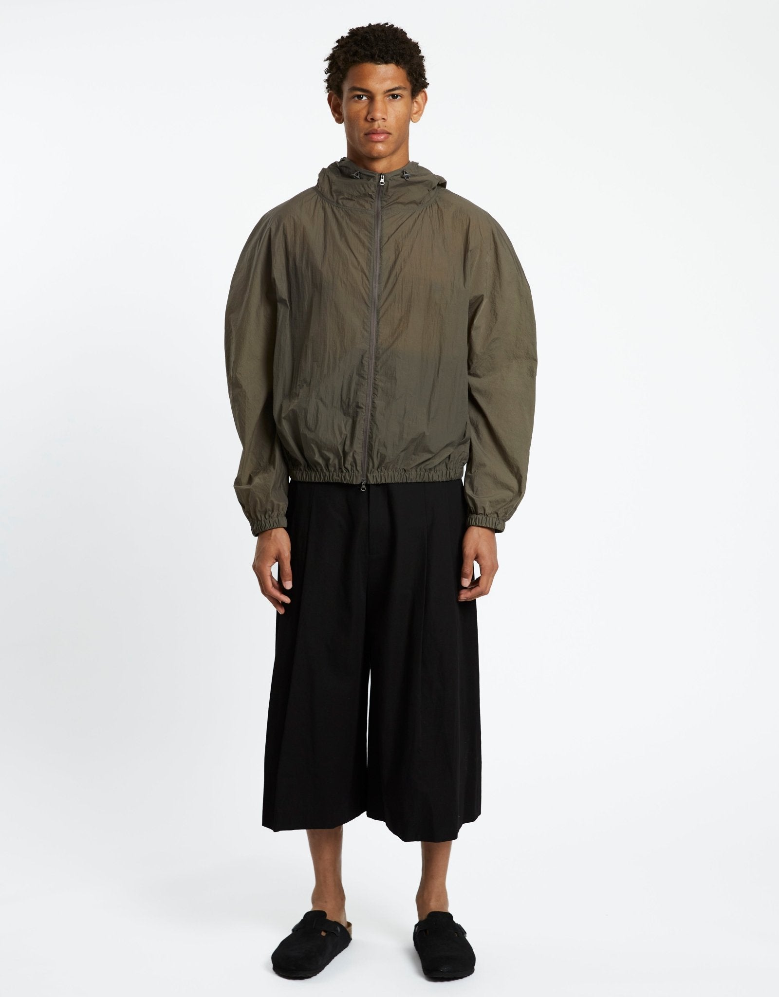 Amomento Wide Bermuda Pants | Rezet Store