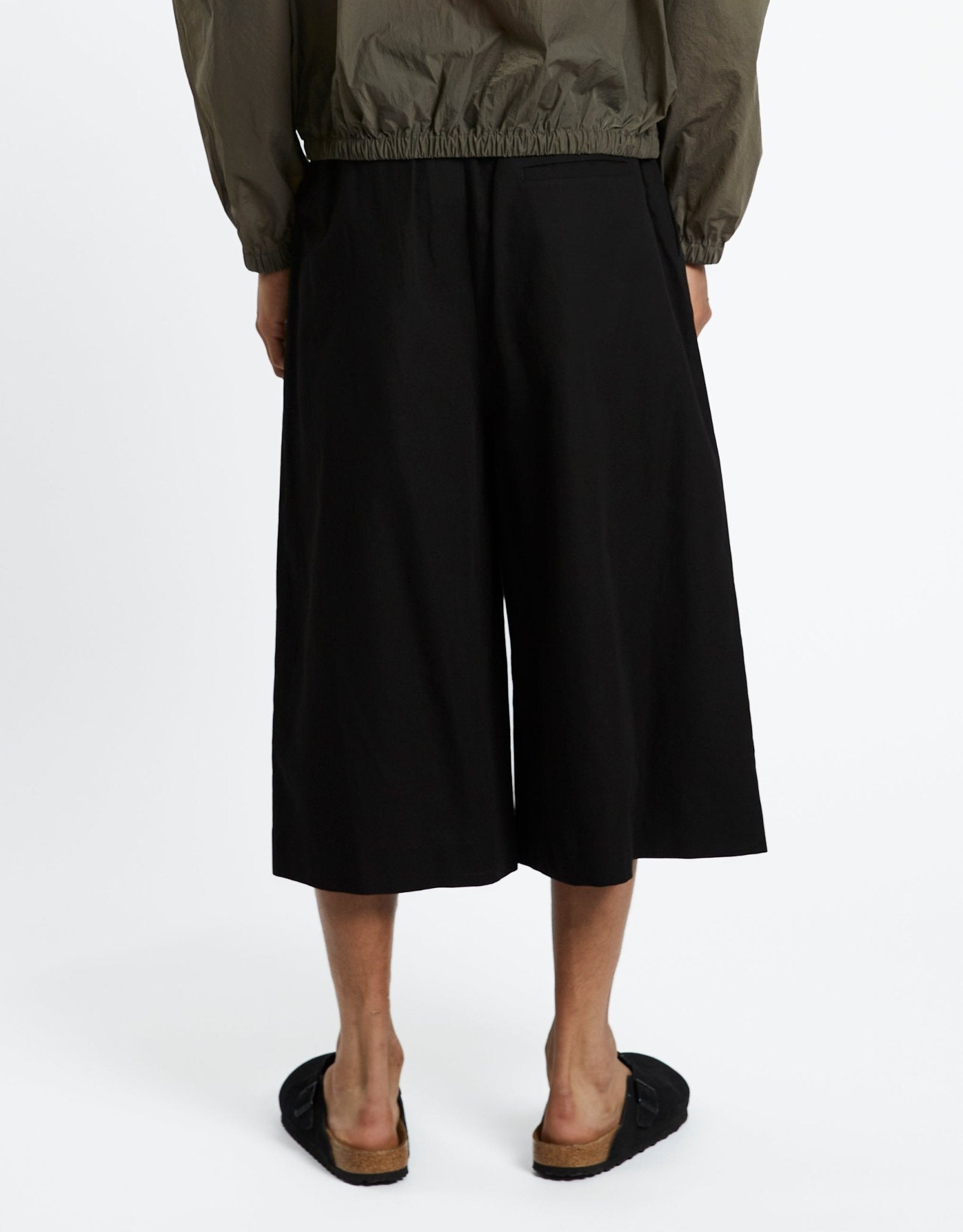 Amomento Wide Bermuda Pants | Rezet Store