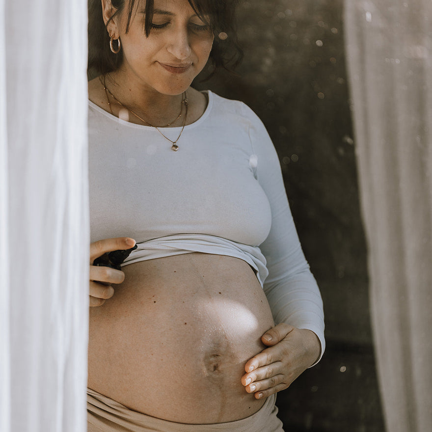 Strækmærker under graviditeten – hvad er det, og hvorfor får du dem?