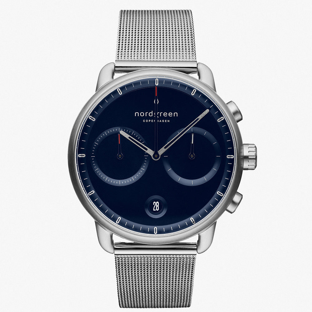 nordgreen パイオニア クロノグラフ腕時計 ブルー Pioneer クロノグラフ | 42mm シルバーケース ブルーダイアル