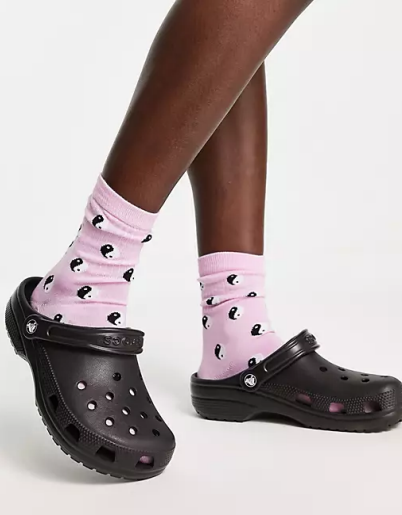 Crocs classic shoe in black