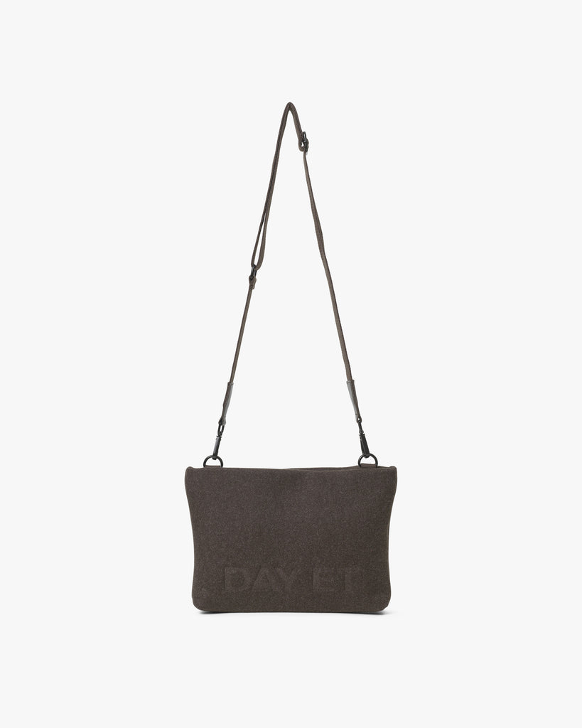 Day Woolen CB Pouchy
