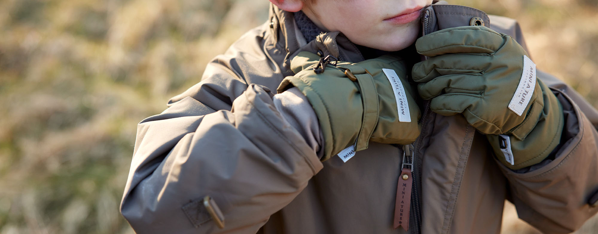 MINI A TURE GLOVES & MITTENS