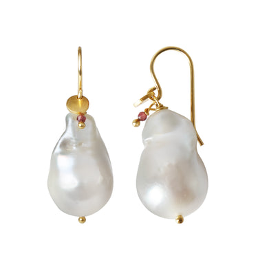 Baroque Pearl w. Gemstone Ørering - Forgyldt fra Stine A Jewelry