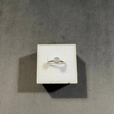 Ring i hvidguld fra Nordahl Standard