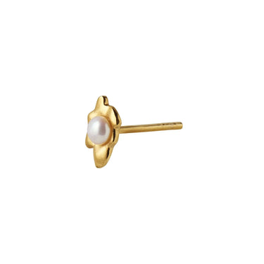 Petit Shelly Pearl Ørering - Forgyldt fra Stine A Jewelry
