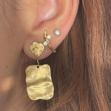 Tres Petite Pearl Ørering -Forgyldt
