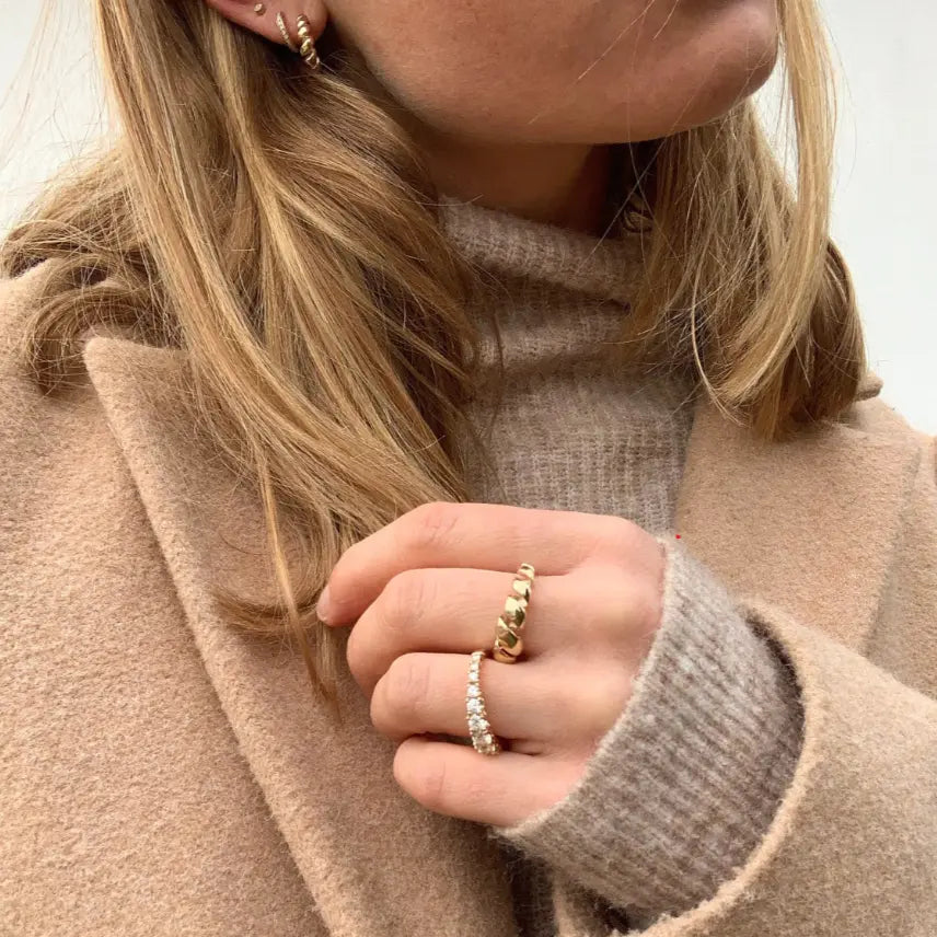 Swirl creoler - 14 kt. Guld fra Mads Z Gold Label