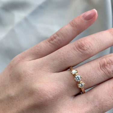 Crown Trinity Ring 0,56 ct. - 14 kt. Hvidguld fra Mads Z Crown