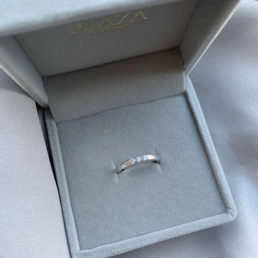 Crown Alliance Ring 0,12 ct. - 14 kt. Hvidguld fra Mads Z Crown