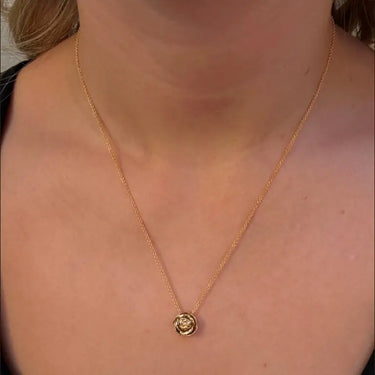 Rosalie Vedhæng - 8 kt. fra Mads Z White Label Guld