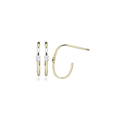 Simple zircon creoler - 8 kt. fra Gold Essentials by Plaza