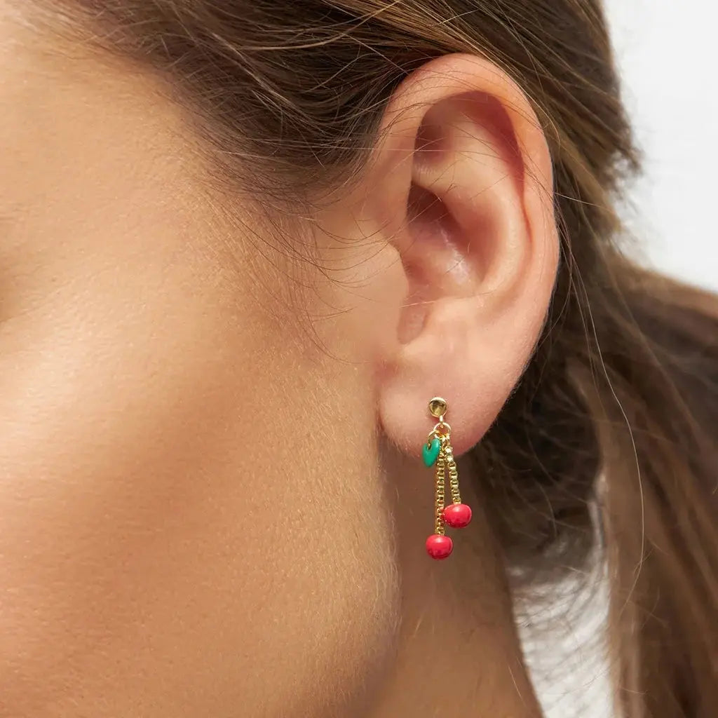 Cherry Ørering - Forgyldt Messing fra LULU Copenhagen