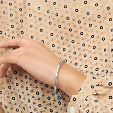 Color Armring Shiny - Forsølvet Messing fra LULU Copenhagen
