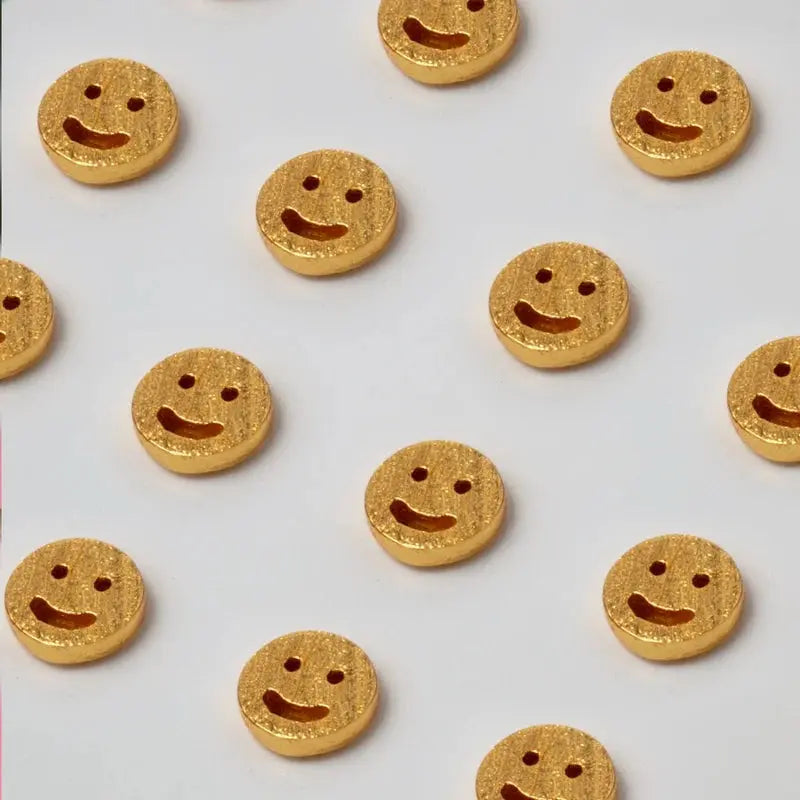 Smiley Ørering - Forgyldt Messing fra LULU Copenhagen