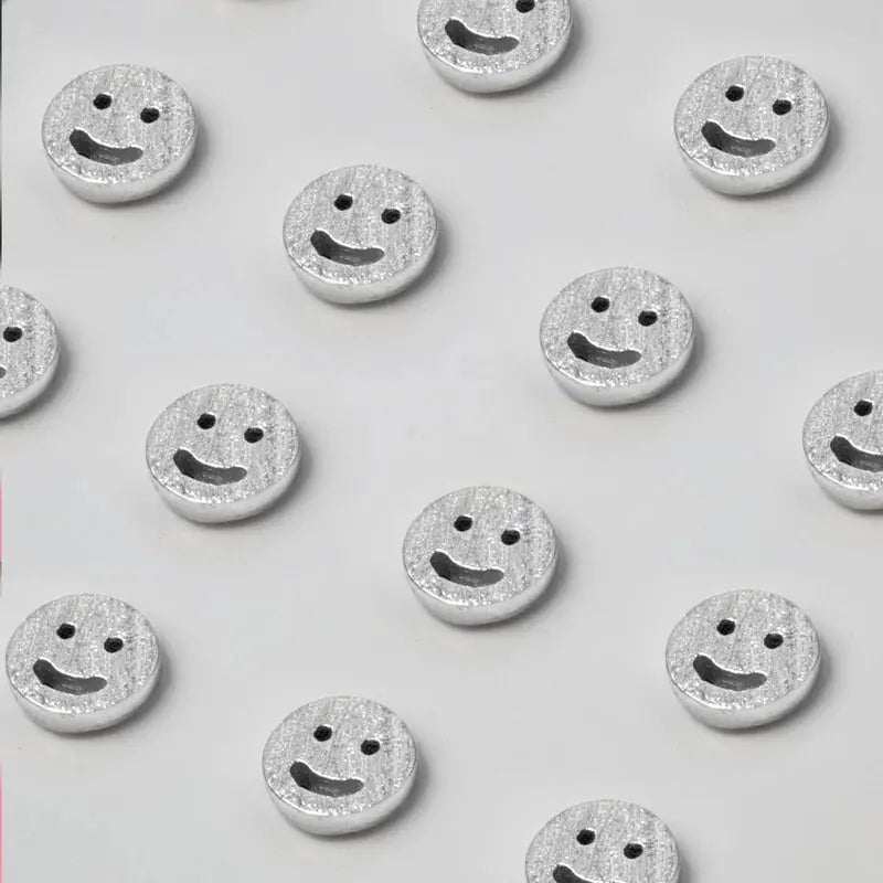 Smiley Ørering - Forsølvet Messing fra LULU Copenhagen