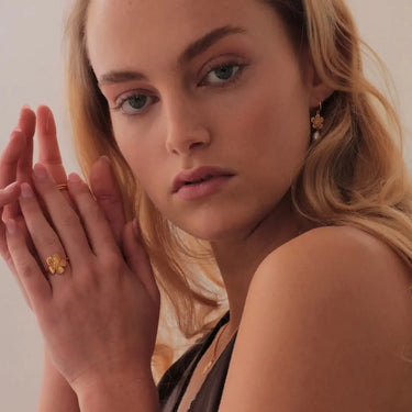 Pansy Øreringe - Forgyldt fra Izabel Camille