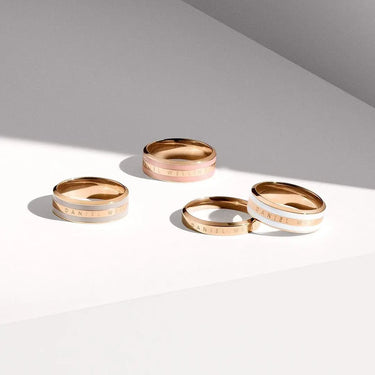 Emalie Ring - Rosaguld/Hvid fra Daniel Wellington