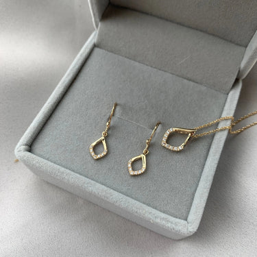 Teardrop øreringe - 8 kt. Guld fra Gold Essentials by Plaza
