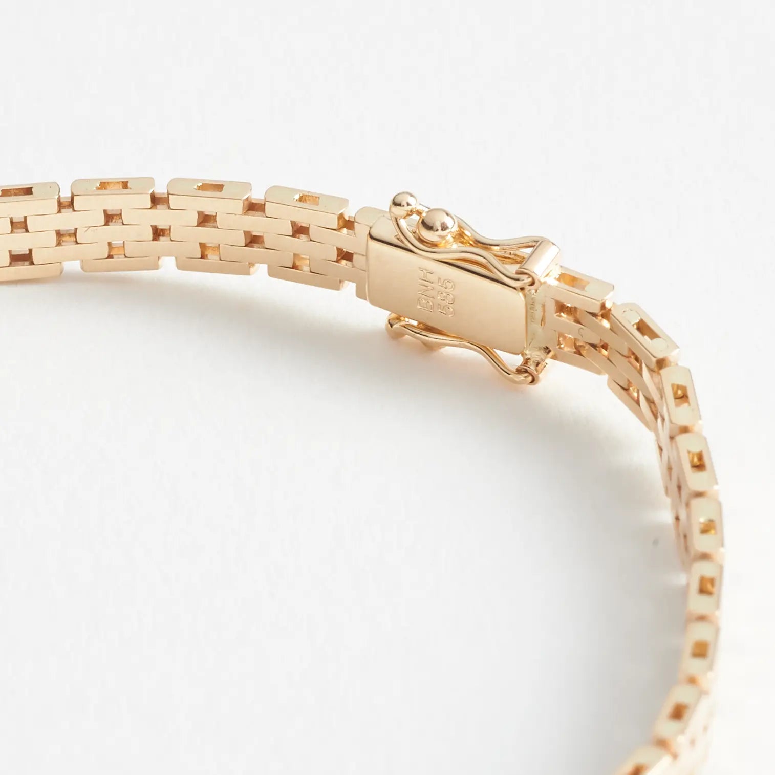 Mursten armbånd 5 rk/18,5 cm - 14 kt. Guld fra Fine Essentials by Plaza