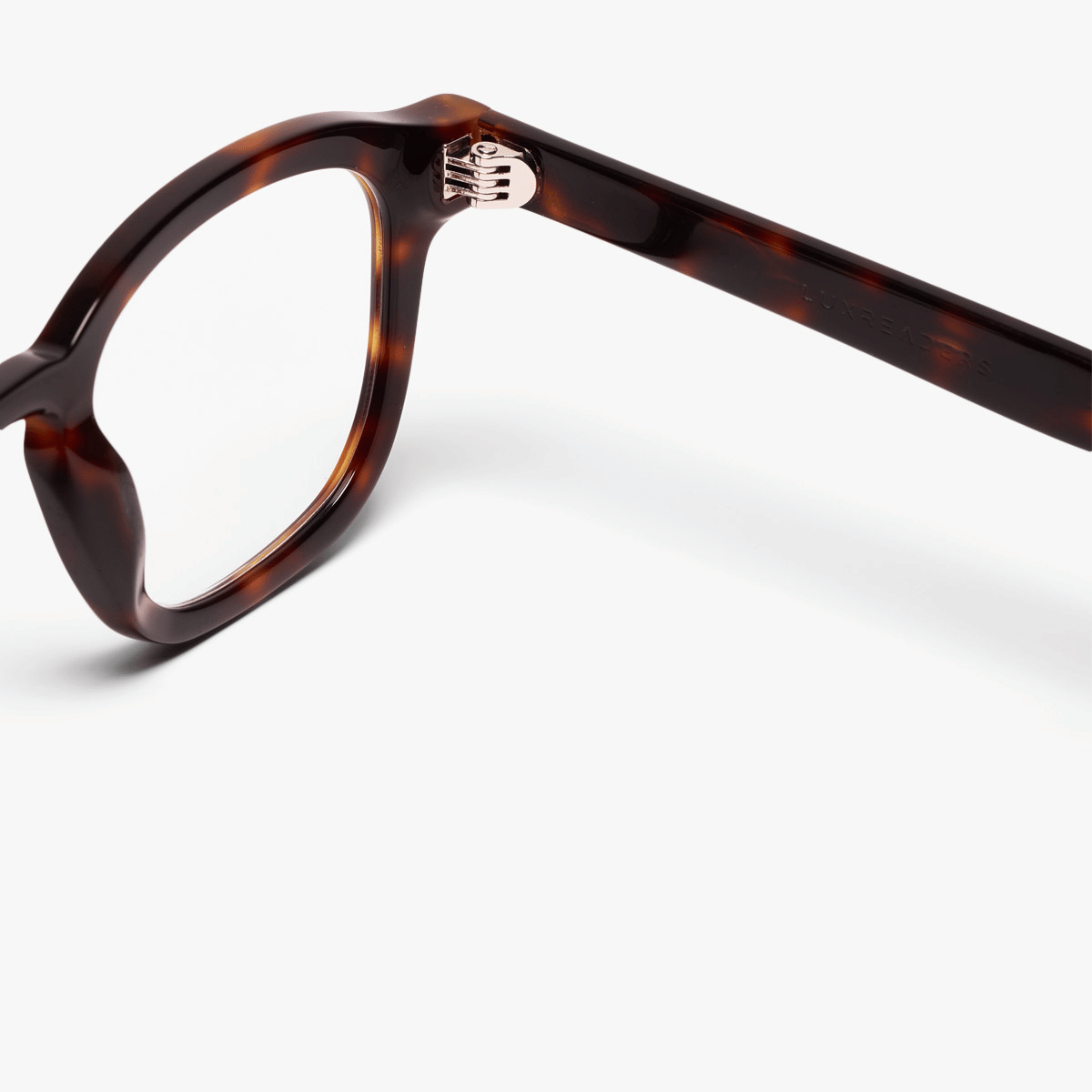 Luxreaders stylish Women's Gråsten Light Turtle Reading glasses. Made from Bio-acetate in a Round shape.